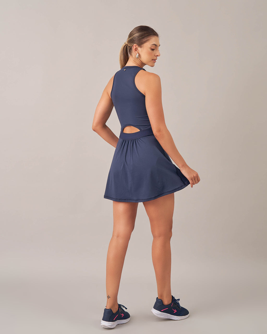 Vestido detalhe costa (VE02)