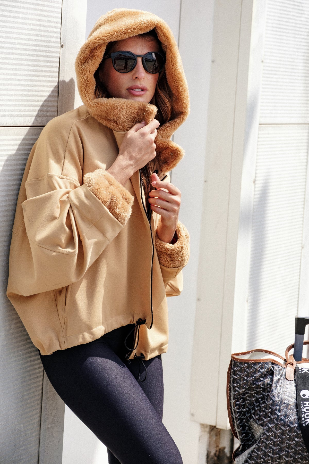Jaqueta HOOK Premium com Gola Teddy Removível e Ajuste na Cintura (JA11)